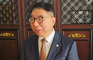 대한약사회 박영달 부회장은 28일, 약사회 임원들에게 대한약사회장 선거 도전을 위해 부회장 자리에서 물러나겠다는 뜻을 밝혔다.