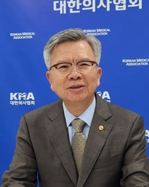 김택우 전 위원장.