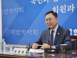 ▲ 최광훈 회장은 4일, 긴급 지부장 회의를 열고 투쟁 방향을 논의하겠다고 밝혔다.