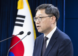 ▲ 정윤순 보건의료정책실장은 추석 연휴에 맞춰 임시로 대폭 인상한 응급실 수가를 기간을 연장해 적용하겠다고 발표했다.