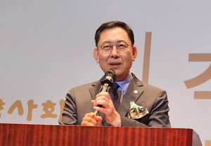 최광훈 회장은 약사 직능 위상을 넓히기 위해 노력하겠다고 밝혔다.