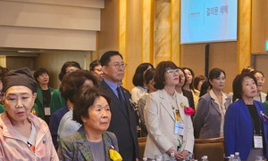 대한약사회는 22일, 정부에 한약사의 일반의약품 판매 문제 해결을 촉구하는 결의문을 발표했다.,