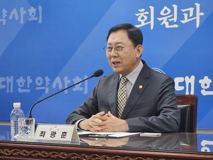 ▲ 대한약사회 최광훈 회장은 회원들이 FAPA 서울총회에 많이 참석하길 바란다고 전했다.