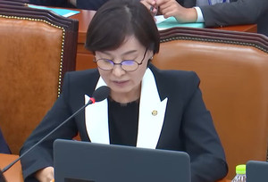 국민의힘 서명옥 의원은 민주당 이재명 대표의 헬기 이송은 특혜라고 주장했다.