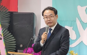 ▲ 김위학 회장은 회원들을 바라보며 헌신하고 싶다고 전했다.