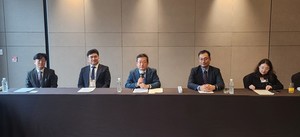 ▲ 신경과의사회는 현 의료농단 사태의 책임이 대통령과 정부의 독단과 무능에 있다고 지적했다.