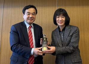 ▲ 성남시약사회장배 골프대회에서 류문숙 약사가 우승했다.