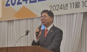 ▲ 박영달 예비후보가 강원도약사회를 찾아 약사법 개정을 이뤄내겠다고 공언했다.