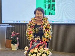 ▲ 덕성여대 약대 신임 동문회장으로 이영실 약사가 선출됐다.
