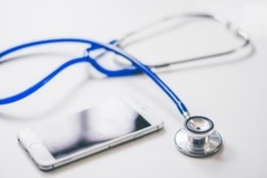 ▲ 비대면 진료 법제화를 앞두고 의약사의 번아웃을 고려한 안전장치를 마련해야 한다는 의견이 나왔다.