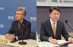 ▲ 김택우 회장(왼쪽)과 윤성찬 회장.