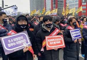 ▲ 전공의와 의대생이 사직과 휴학을 자발적 의사로 선택한 것처럼, 복귀하는 것 역시 자발적 선택을 존중해야한다는 목소리가 나오고 있다.