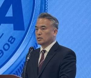 ▲ 김성근 대변인.