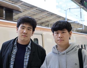 ▲ 손범규 씨(왼쪽)와 손제욱 간호사.