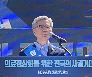 ▲ 김택우 회장.