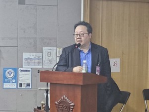이화여대 안정훈 교수는 현행 약가제도를 개선할 수 있는 방안을 설명했다.