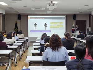 건강보험심사평가원 대구경북본부가 직원들의 고객 응대 역량 강화와 감정노동 스트레스 관리를 위한 특별 고객만족(CS) 교육을 실시했다.