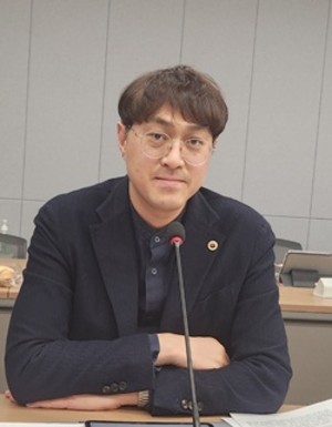▲ 서신초 총무이사.