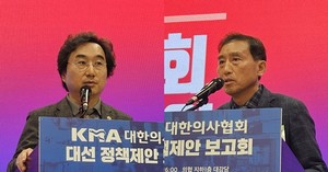 ▲ 민복기 본부장(왼쪽)과 정경호 본부장.
