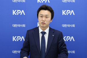 ▲ 오인석 수가협상단장은 초장기 처방으로 인해 약국 경영이 심각하게 악화되고 있다고 전했다.