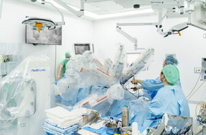 메드트로닉의 로봇 수술 시스템 ‘휴고‘(Hugo robotic-assisted surgery (RAS) System)가 국내 최초로 서울대병원에 도입돼 본격적으로 환자 치료 및 연구, 교육에 활용된다. 