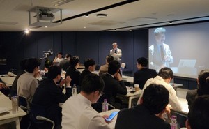 휴젤은 자사 봉합사 브랜드 ‘블루로즈’에 대한 사내 교육을 실시했다고 밝혔다.