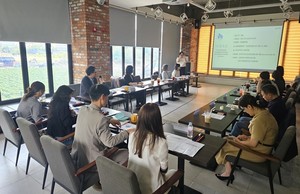 ▲ 한국한의약진흥원이 20일 전북 익산시에서 한의약 관련 사업 추진 현황을 공유하고 사업 활성화 방안을 모색하기 위한 지역간담회를 개최했다