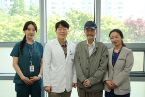 ▲ 해운대백병원에서 심근병증 진단을 받고 고난도 수술을 받은 만73세 환자가 무사히 퇴원했다.