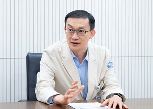 김희제 교수는 “이식편대숙주병 치료에서 가장 중요한 것은 질환이 악화되기 전에 효과적인 치료제를 가능한 빨리 투여해야 한다는 것”이라며 "환자에게 필요한 약제가 급여권 내에 빠르게 도입돼, 더 늦기 전에 장기 기능 손실을 막거나 최소화할 수 있는 환경이 조성돼야 한다”고 강조했다.