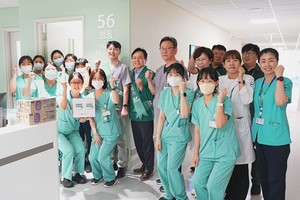 ▲ 건양대병원 환자경험향상 TF팀이 지난 23일 입원 병동 간호사들을 위한 위문 행사를 진행하며 간호 인력 격려와 환자 중심 의료 서비스 강화를 다짐했다.