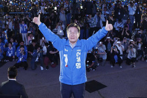 더불어민주당 이재명 후보가 21대 대통령으로 당선됐다. (사진 출처 - 더불어민주당 김현 의원 페이스북)
