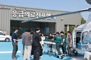▲ 원광대병원이 응급의료 전용 헬기 신규 탑승자 교육을 진행했다.