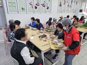 ▲ 건협 부산서부검진센터가 봉사활동을 실시했다.