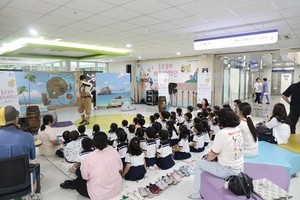 ▲ 지난 19일 전남대어린이병원 1층 로비에서는 2025 종근당 KIDS HOPERA 공연이 열렸다.
