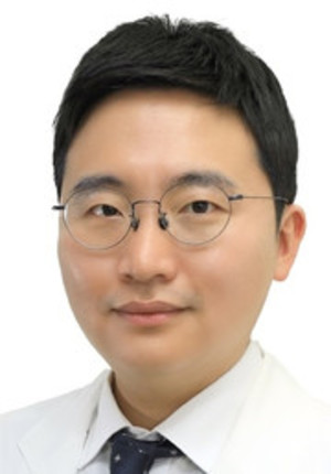 ▲ 이동욱 교수