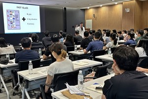 ▲ 순천향대천안병원이 9일 오후 병원 제1강당에서 충청남도 소속 119구급대원을 대상으로 심뇌혈관질환 교육을 실시했다. 응급의학과 이한유 교수 강연 모습.