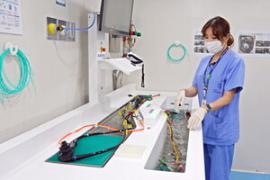 의정부을지대학교병원이 국내 의료기관 최초로 내시경 세척 자동화 장비인 울트라조닉 엔도(UltraZonic ENDO)를 도입해 감염관리 체계의 실질적인 혁신을 이끌고 있다고 밝혔다.