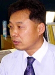 내 가족 일 처럼 국민고충을 처리하고 있는 김인회 씨.