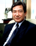 황치엽 도매협회장은 내년도 회무 중점 사항으로 물류 대형화를 꼽았다. 업계는 황회장의 지난 1년 회무를 절반의 성공으로 긍정평가하고 있다.