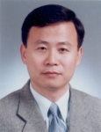 신약조합 여재천 이사는 활발한 대내외적 활동으로 세계 3대 인명사전에 등재된다.