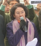 민노당 현애자 의원이 한의계의 면허상호 인정 반대에 동조 견해를 밝히고 있다.