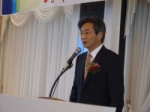 원희목 대약 회장이 격려사를 하고 있다.