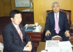 인천시약 김사연회장(좌)과 인천지검 이훈규검사장(우). 