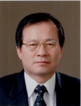 인구보건복지협회 최병길 사무총장이 청소년의 성건강 증진 등에 대한 기여를 인정받아 국민훈장 석류장을 받는다.