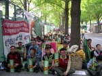 세종로 정부청사 앞에서 농성모습.