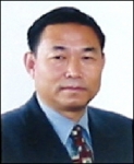 약산약품 이성식 대표는 전자상거래의 위축은 백마진과 마진축소 때문이라며 의약계와 정부가 합심해 문제를 풀어야 한다고 말했다.