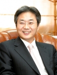 원희목 회장은 하반기 중점사업으로 당번약국 정착과 유형별 수가계약을 꼽았다. 하반기에도 상반기에 이어 원회장의 활약이 기대된다.