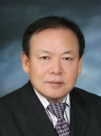 무료한방 강좌를 주관하고 있는 한약조제약사회 이범식 회장.