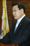 김성이 신임 보건복지부장관이 13일 취임식을 가졌다.