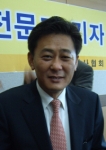 김현수 회장은 침 뜸 등 자율화 법안의 저지에 총력을 다하겠다고 다짐했다.